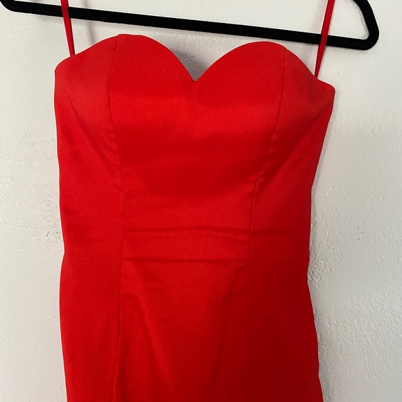 Red Custom Vintage Strapless Gown with Long Train - Picture 4 of 5
